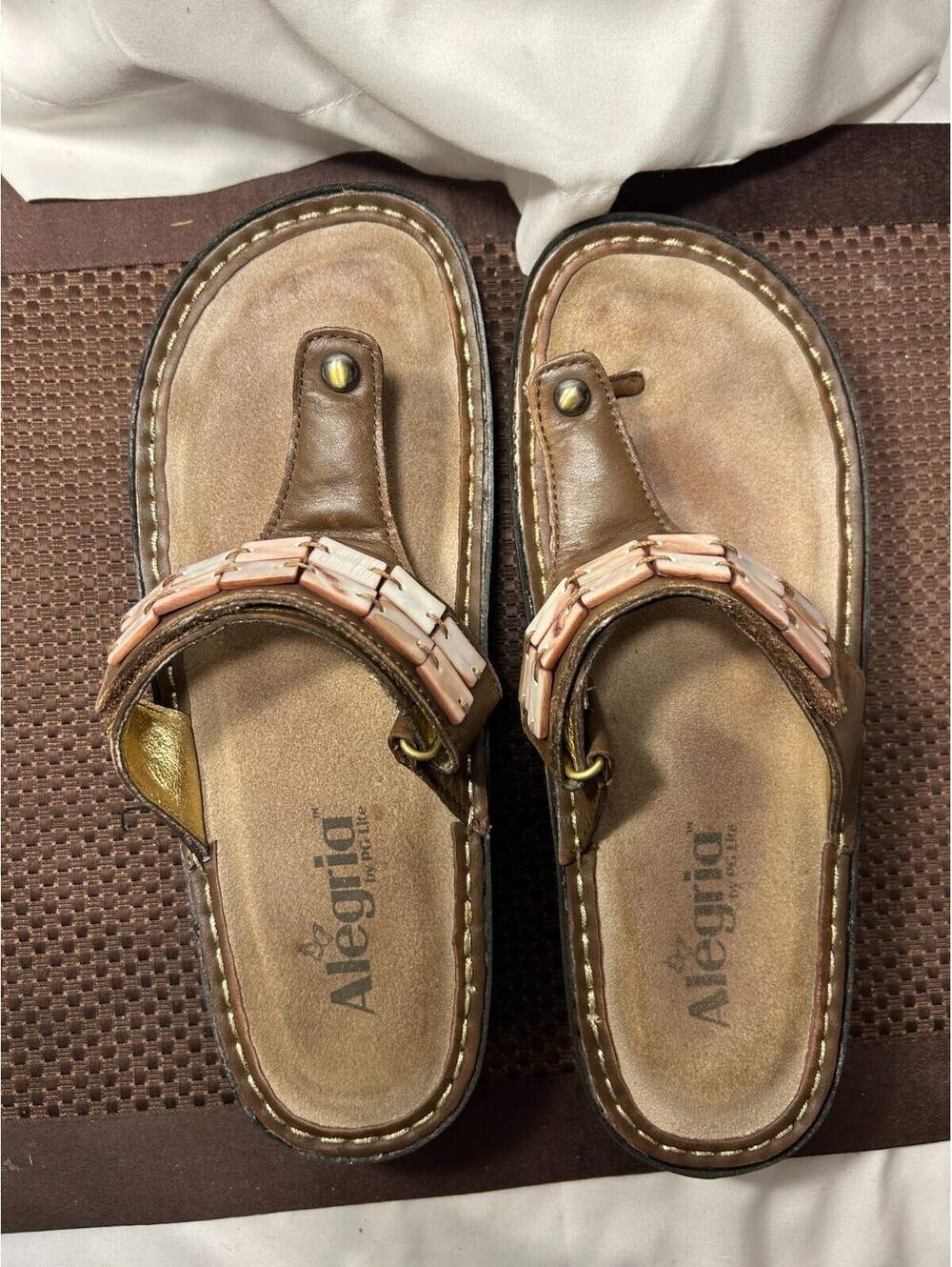 Alegria Carina Womens Brown Leather Thong Sandals Embellished Shell Strap